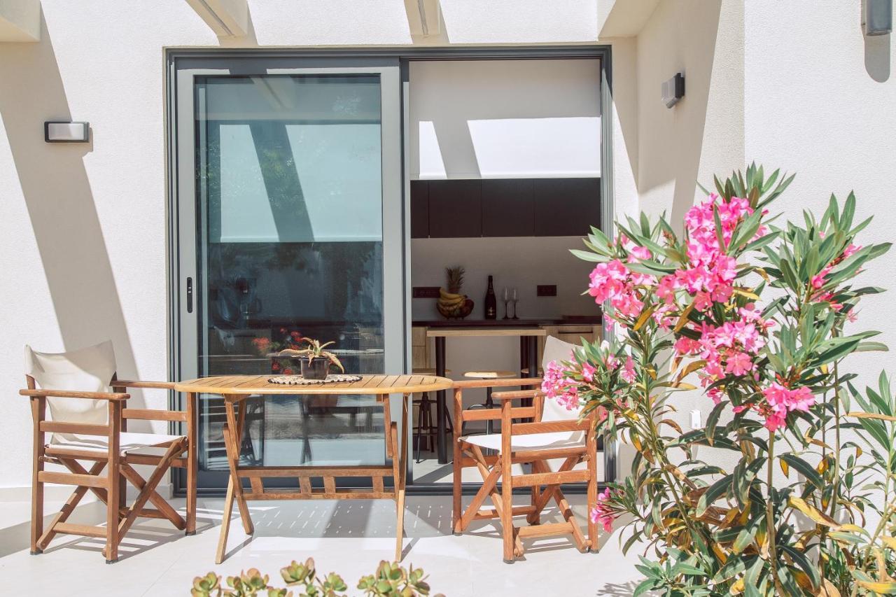 Andromahi Apartments & Suite 라가나스 외부 사진